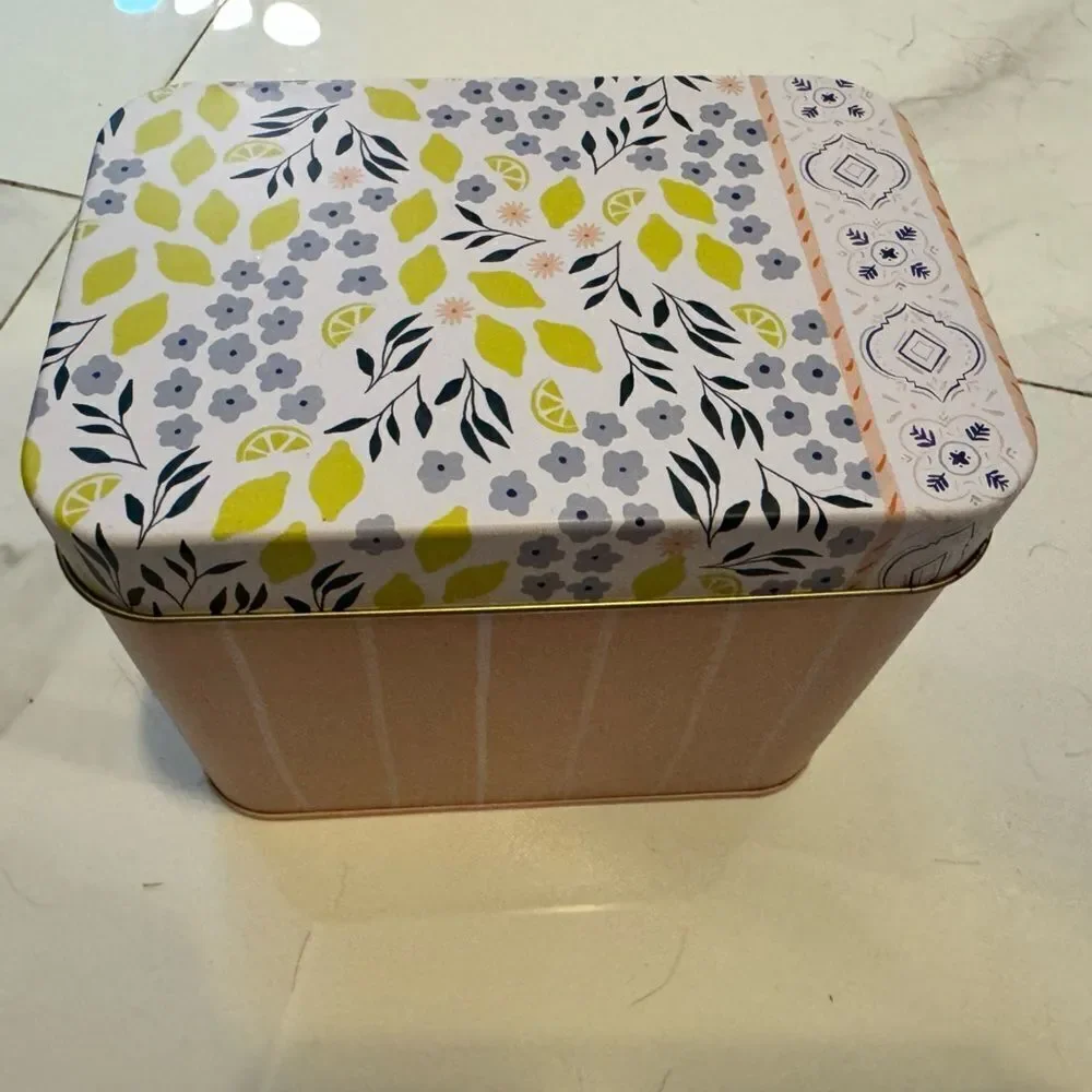 Archer and Olive Colorful Card Set with Tin Box - Picture 2 of 8